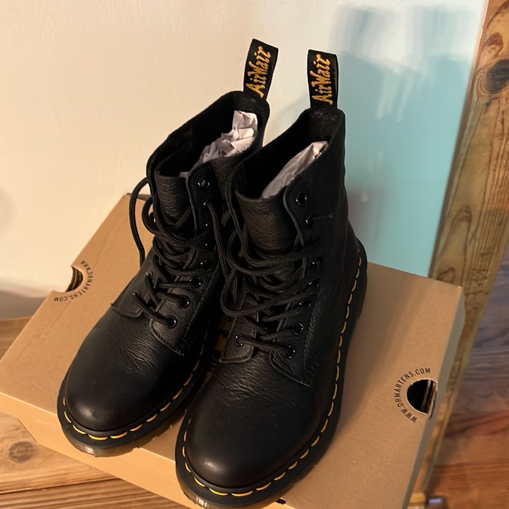 Doc Martens Pascal Virginia Boot - Black Size 6 - image 6